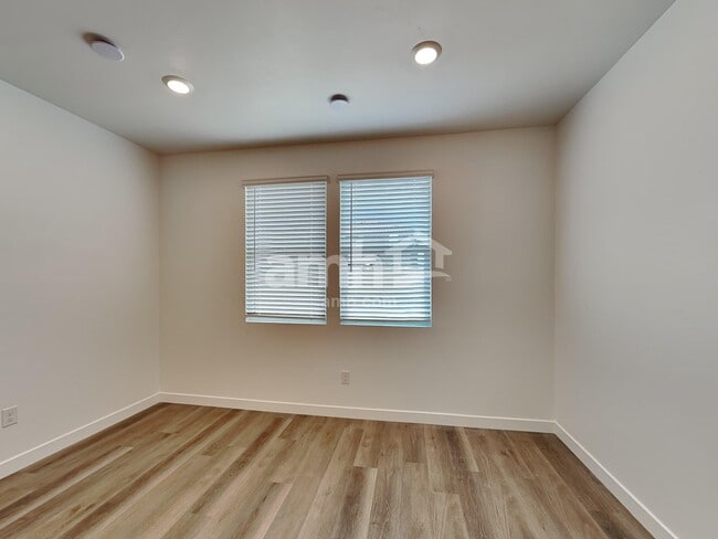 Foto del edificio - 7405 S Paseo Monte de Oro