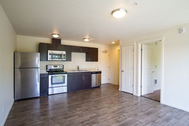 Foto del edificio - $250 OFF! Top Floor 1 Bdr w/Modern Amenities in SE + Pet Friendly!