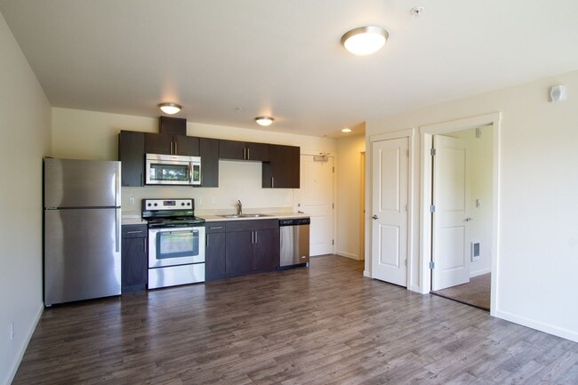 Building Photo - $250 OFF! Top Floor 1 Bdr w/Modern Amenities in SE + Pet Friendly!