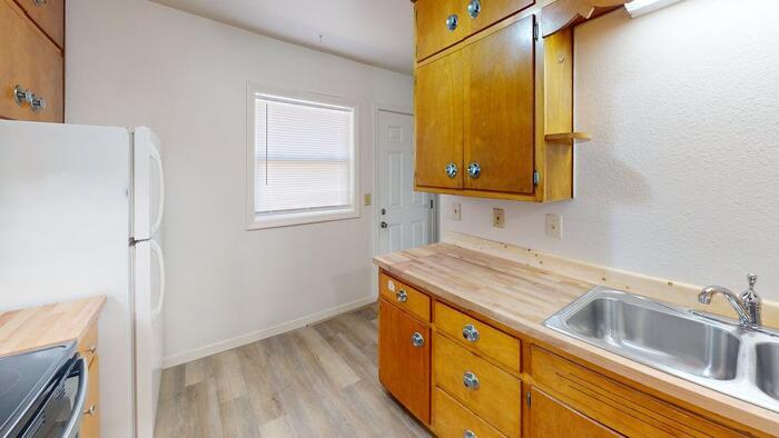 Foto principal - 104 Division St NW