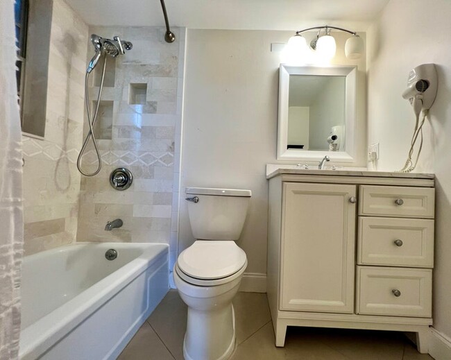 Renovated Ensuite Full Bath - 173 Berkshire I