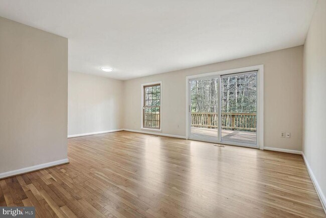 Foto del edificio - 1535 Chatham Colony Ct