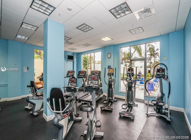 Building Photo - 4001 S Ocean Dr  PH8 Hollywood Fl 33019