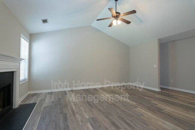 Building Photo - 121 Cedar Rock Trace