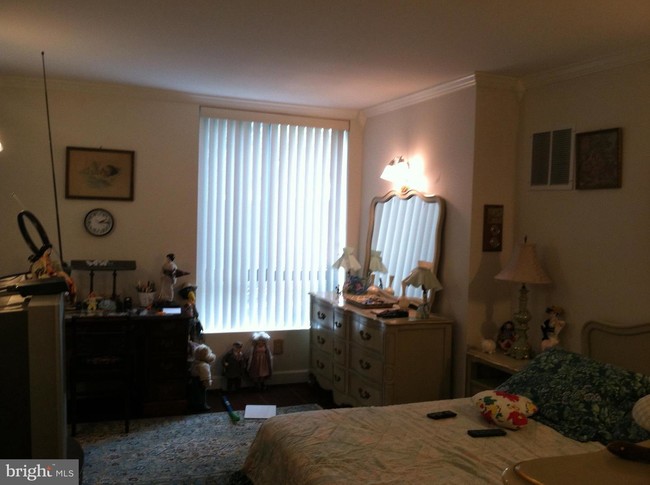 Foto del edificio - 1800 Old Meadow Rd