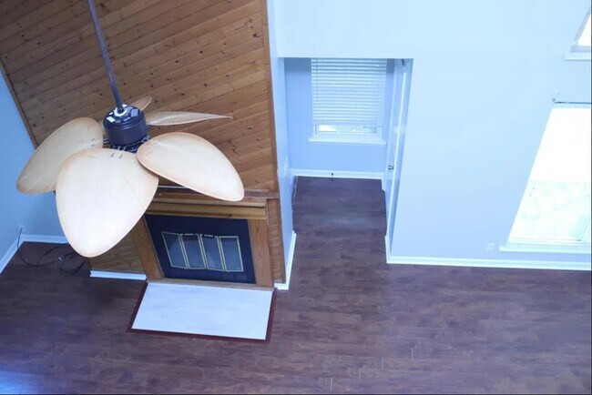 Foto del edificio - 1057 Stones Throw Dr NW
