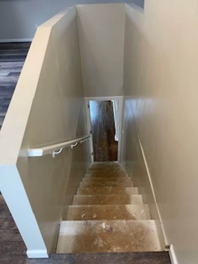 Foto del edificio - 3 bed 1 bath bungelow in Harper Woods with attached garage and basement