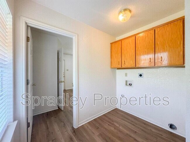 Foto del edificio - 102 Lacey Lou Ln