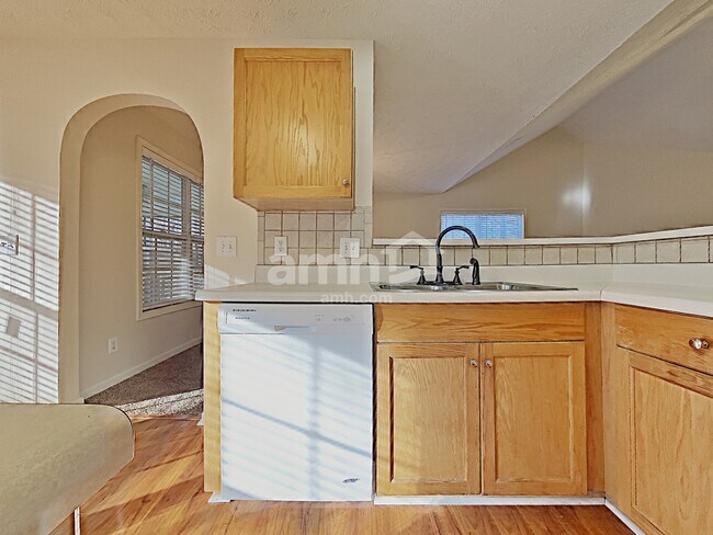Foto del edificio - 211 Christopher Drive