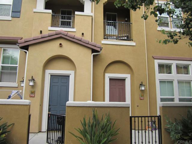 Foto principal - 742 Mariposa Cir