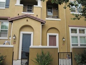 Building Photo - 742 Mariposa Cir