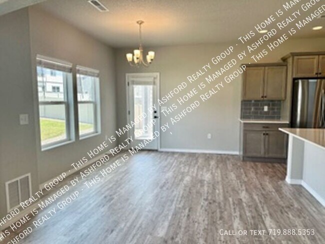 Foto del edificio - 8322 Graphite Dr