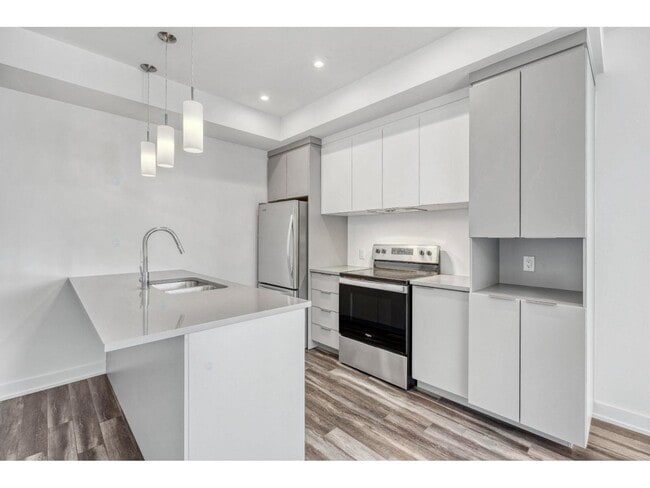 Building Photo - 260 Rue Nancy-Elliott