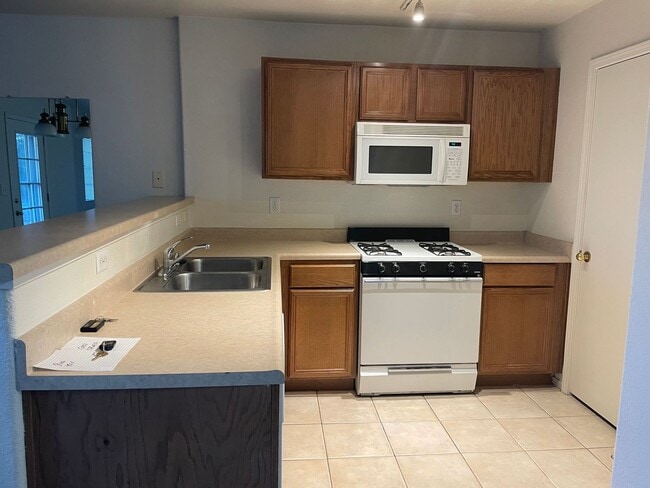 Foto del edificio - Great Sparks Townhouse!