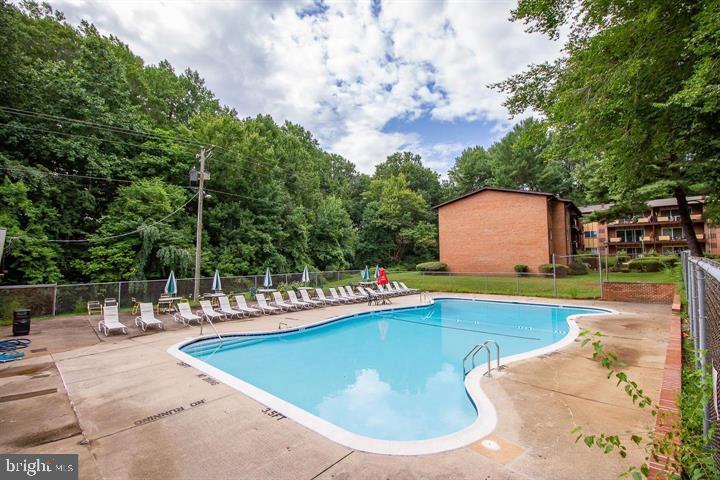 Foto principal - 10028 Mosby Woods Dr