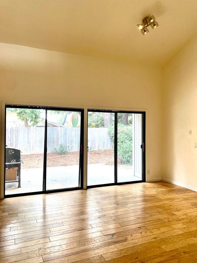 Foto del edificio - 3 br, 2.5 bath House - 2001 Imperial Avenue