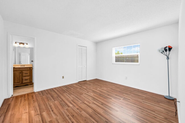 Foto del edificio - 10905 Eureka St