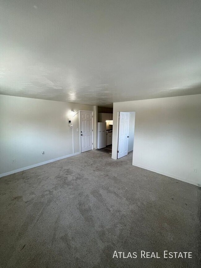 Building Photo - 1640 N Beeler St
