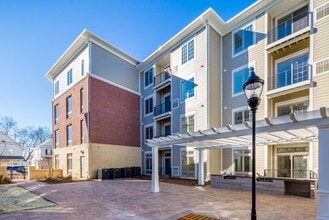 Building Photo - Crossings Raritan