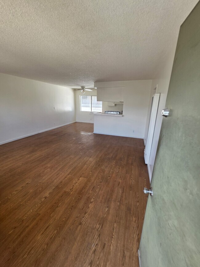 Foto del edificio - 3114 N Garey Ave