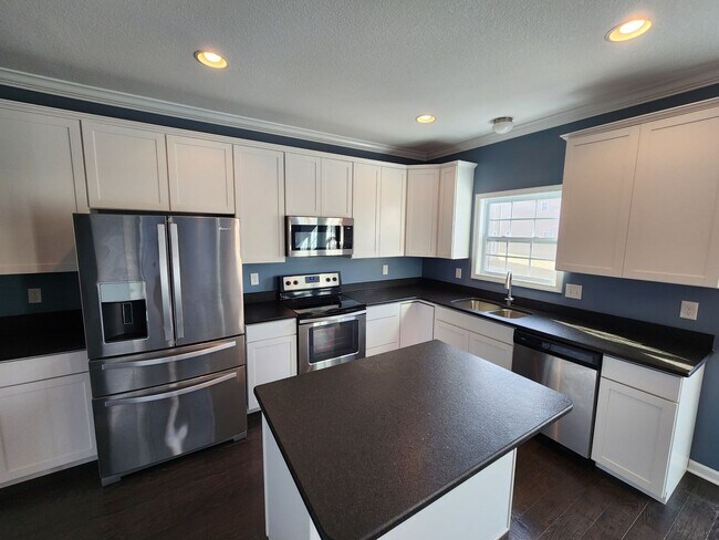 Foto del edificio - Maryville City 37804 - 3 bedroom, 2.5 Bath...