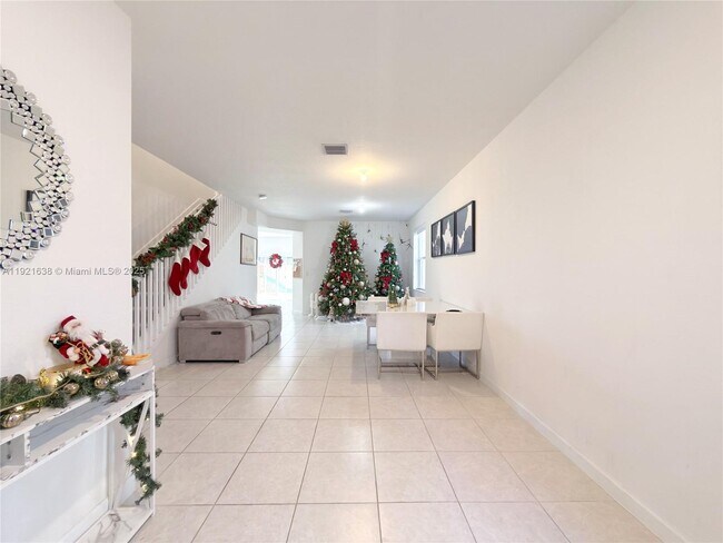 Foto del edificio - 2636 SE 13th Ct