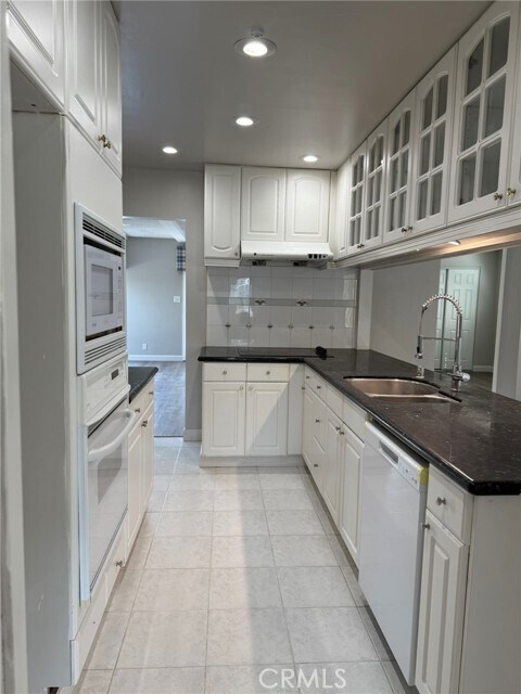 Building Photo - 15815 Parkland Dr