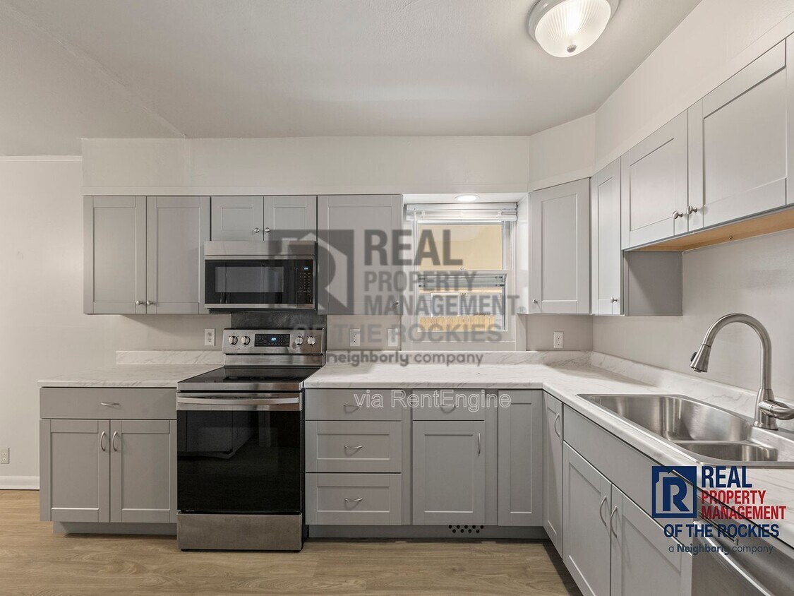 Primary Photo - 1401 Broadview Pl