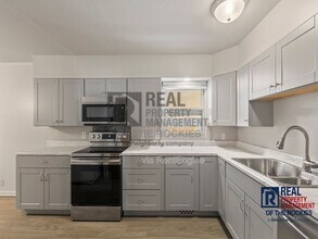 Building Photo - 1401 Broadview Pl Building Photo - 1401 Broadview Pl