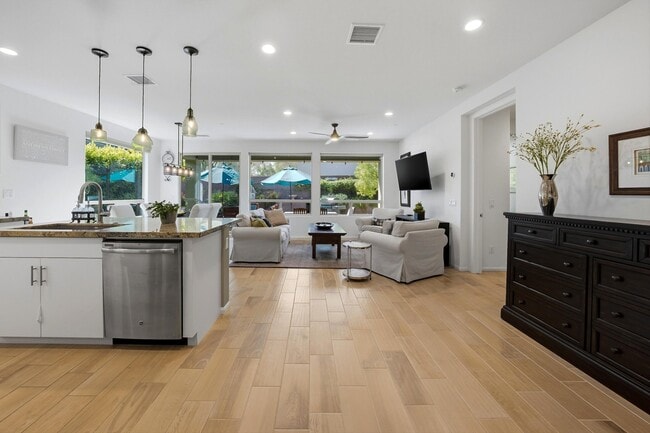 Foto del edificio - 51811 Golden Eagle Dr