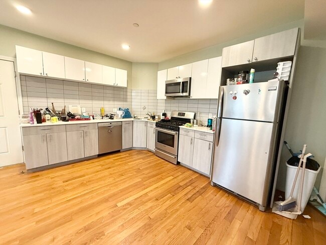 Building Photo - 299 Dudley St