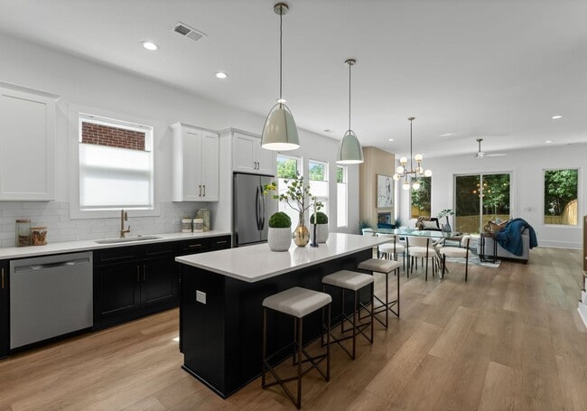 Building Photo - 2010 St John St