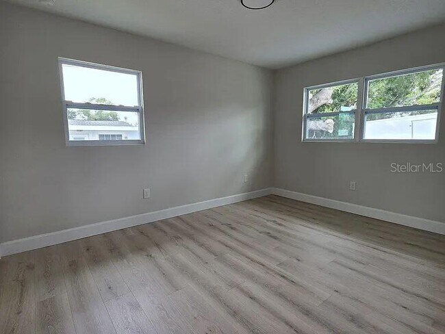 Foto del edificio - 3128 Bay St