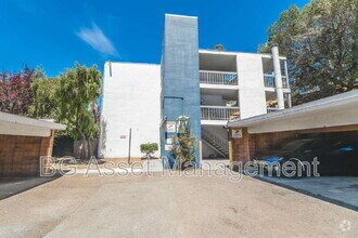 Building Photo - 944 Fletcher Ln