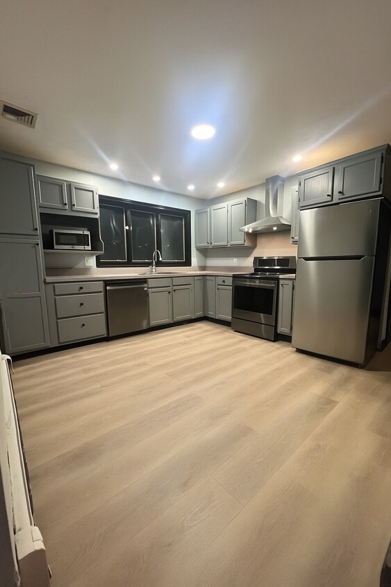 Kitchen - 23 Russell St