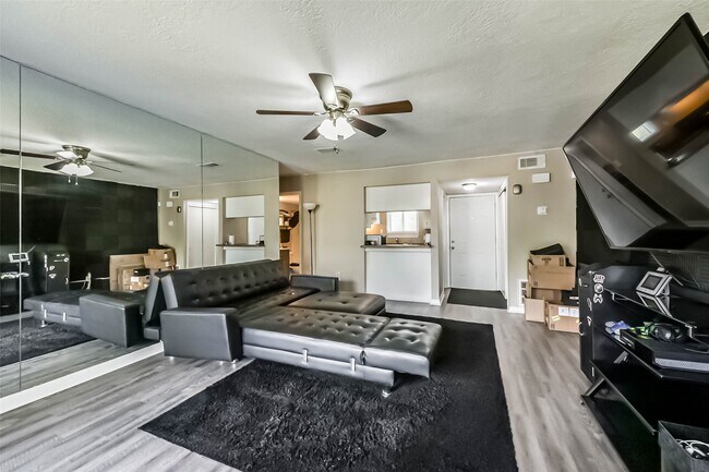 Foto del edificio - 15919 Golf Club Dr