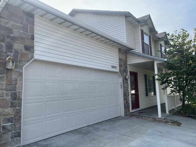 Building Photo - 6441 E Shellbrook Dr