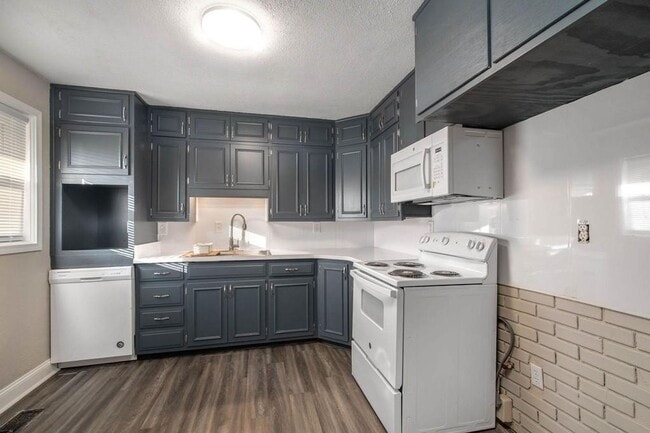 Building Photo - 901 Tribal St
