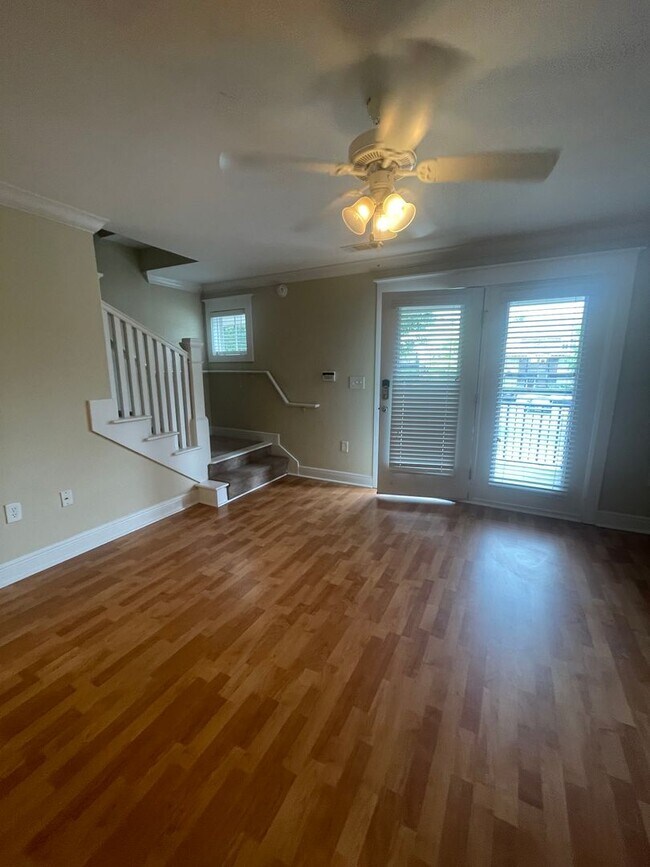 Building Photo - 17-1727 BBCH