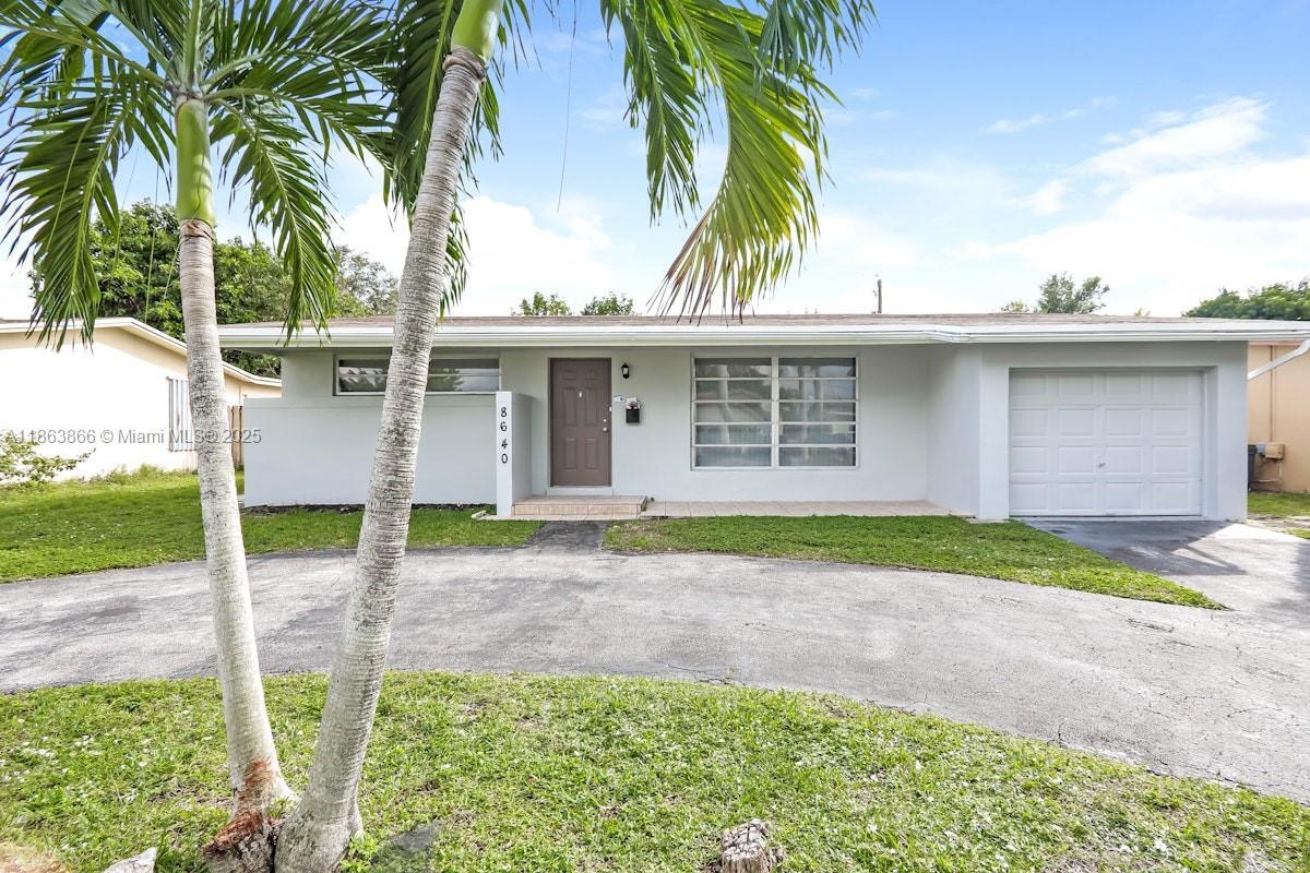Foto principal - 8640 NW 25th St