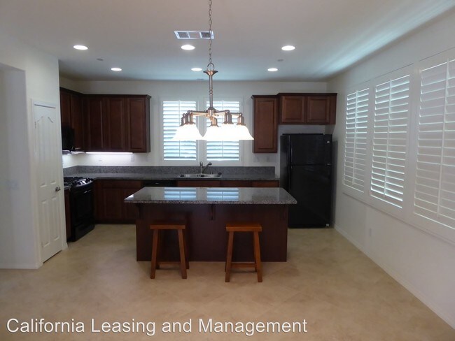 Building Photo - 28255 N Via Sonata Dr