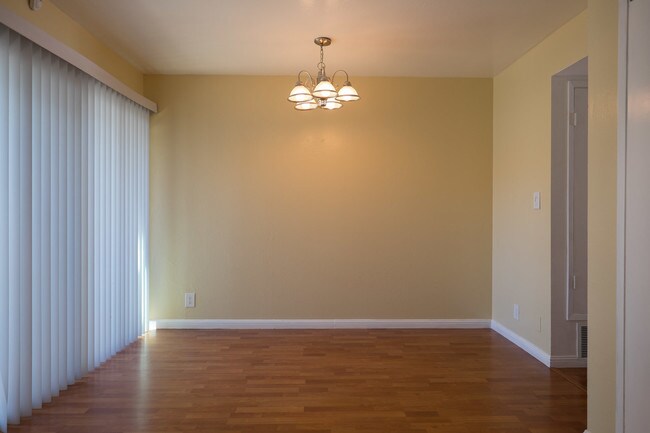 Building Photo - 38582 Kirk Ter