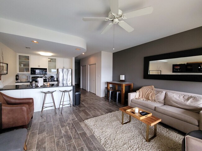 Building Photo - 100 Harbor Pl