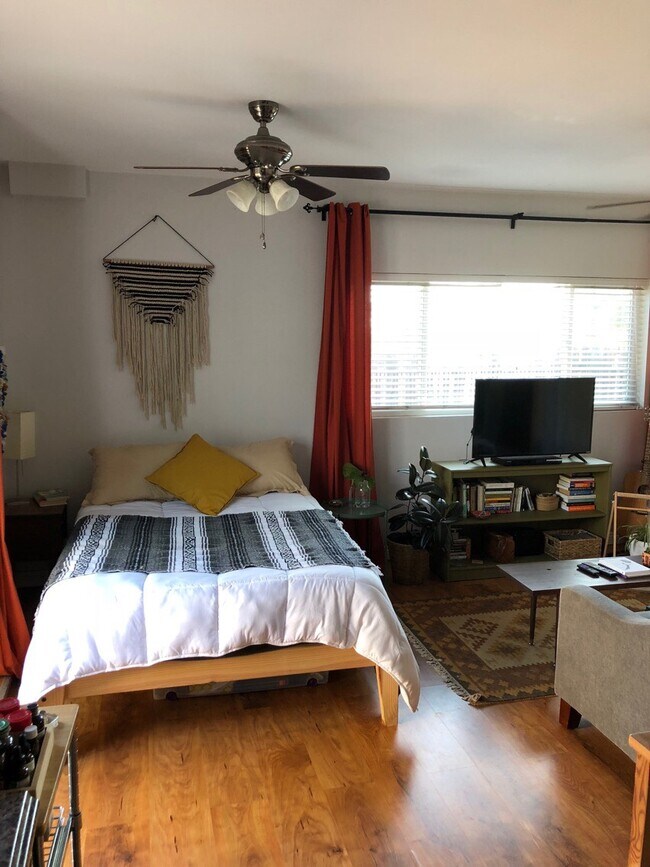 Foto del edificio - 3873 Canning Avenue