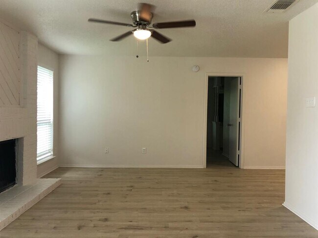 Foto del edificio - 10616 Mellow Ln