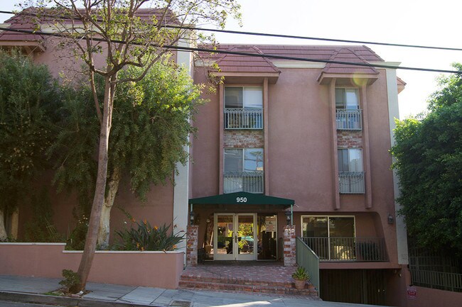Primary Photo - 950 Larrabee St