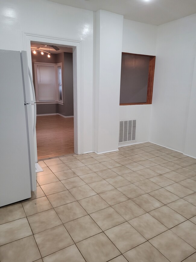 Kitchen - 130 W 2nd Ave