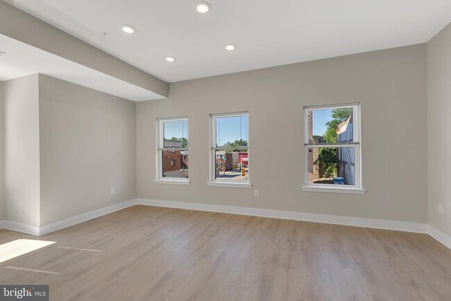 Foto del edificio - 2848 W Diamond St