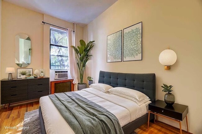 Foto del edificio - 858 Tenth Avenue