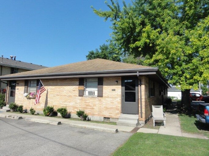 Foto del edificio - 406 Cedar Dr